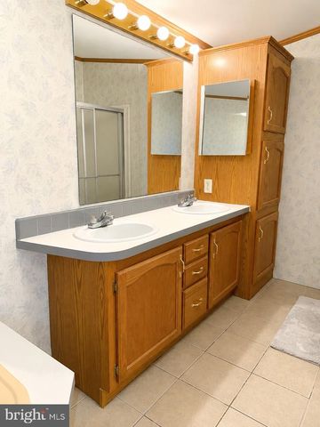 1991 ROUTE 37 W #180, Toms River, NJ 08757