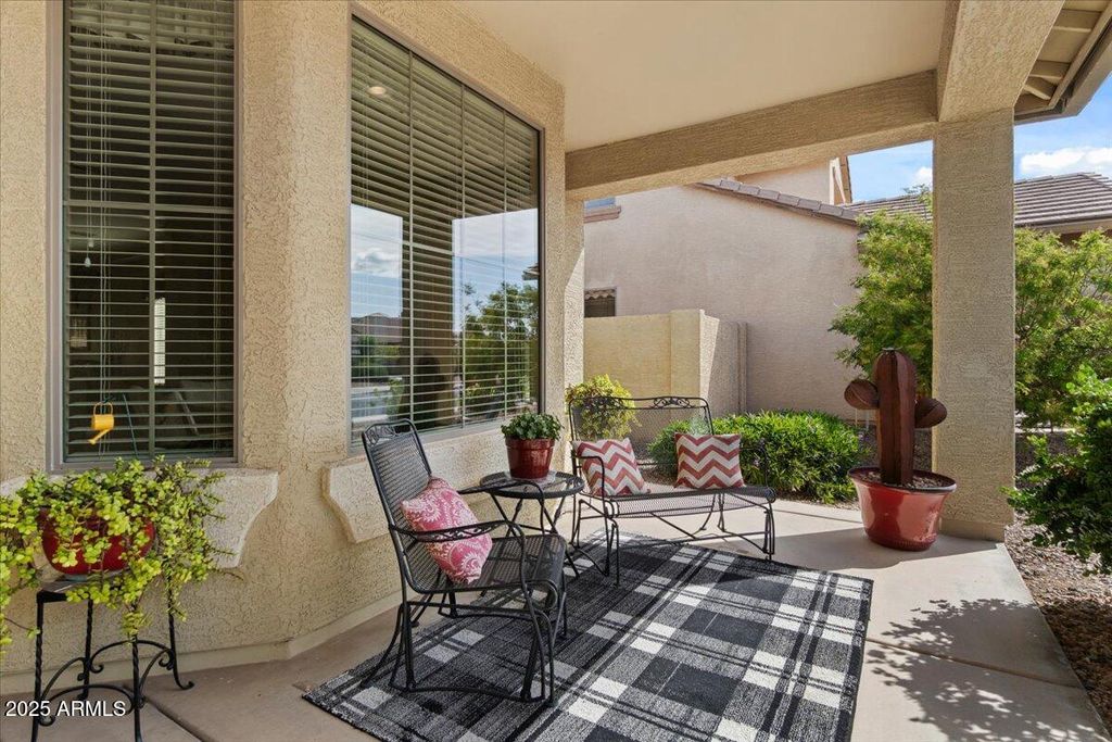 144 W BAHAMAS Drive, Casa Grande, AZ 85122 — photo 2