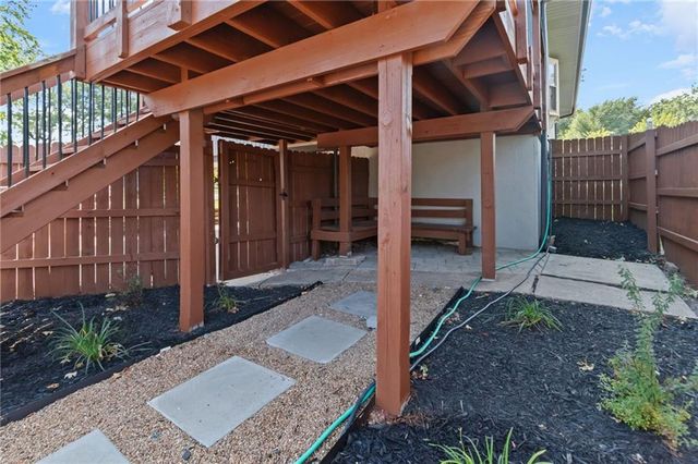 5813 Sterling Avenue, Raytown, MO 64133