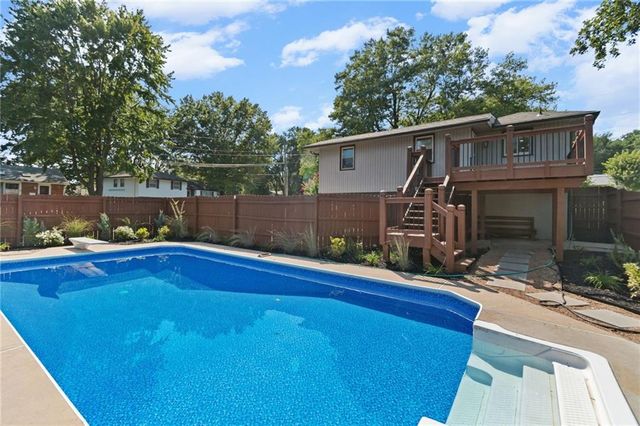 5813 Sterling Avenue, Raytown, MO 64133