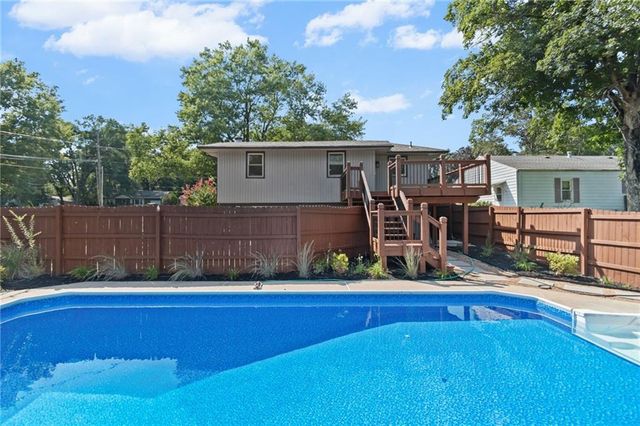 5813 Sterling Avenue, Raytown, MO 64133