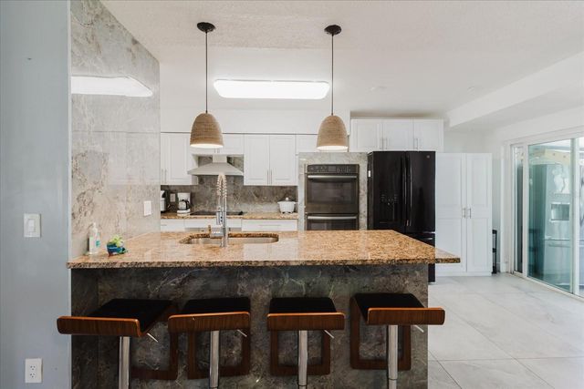 7008 MINTWOOD COURT, Tampa, FL 33615