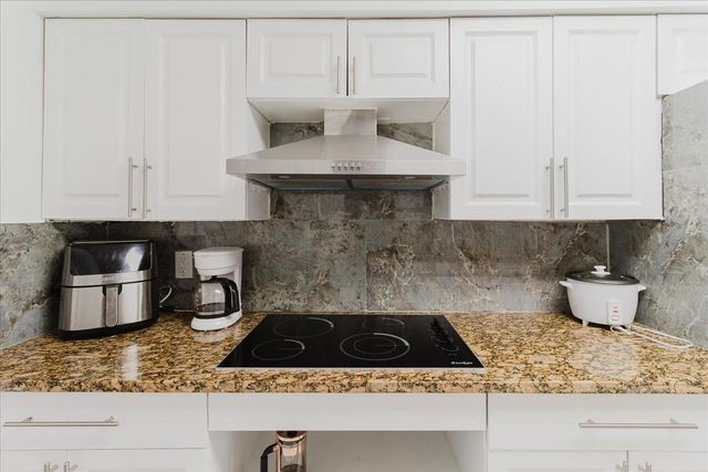 7008 MINTWOOD COURT, Tampa, FL 33615