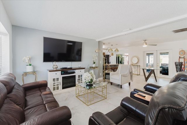 7008 MINTWOOD COURT, Tampa, FL 33615