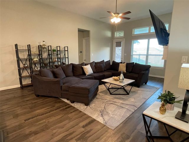 2025 Clearwater Grove Lane, Houston, TX 77089