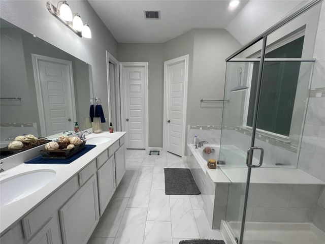 2025 Clearwater Grove Lane, Houston, TX 77089