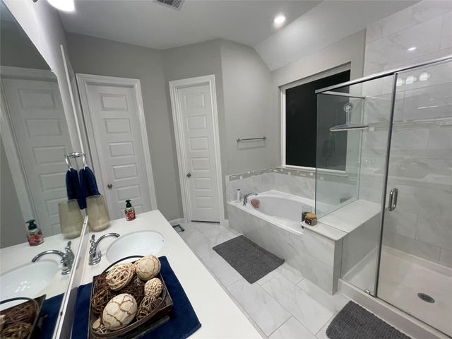 2025 Clearwater Grove Lane, Houston, TX 77089