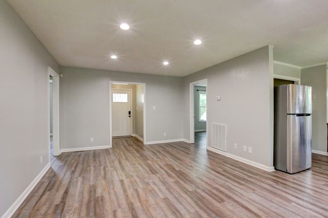 617 Ranch Hill Dr, Clarksville, TN 37042