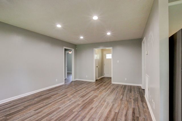 617 Ranch Hill Dr, Clarksville, TN 37042