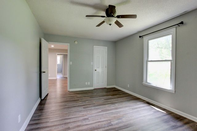617 Ranch Hill Dr, Clarksville, TN 37042