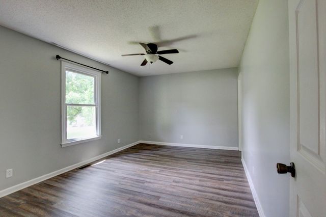 617 Ranch Hill Dr, Clarksville, TN 37042