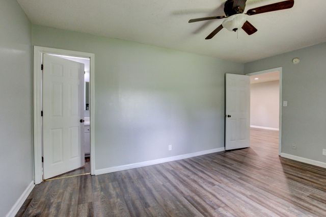 617 Ranch Hill Dr, Clarksville, TN 37042