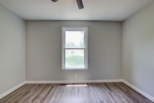 617 Ranch Hill Dr, Clarksville, TN 37042