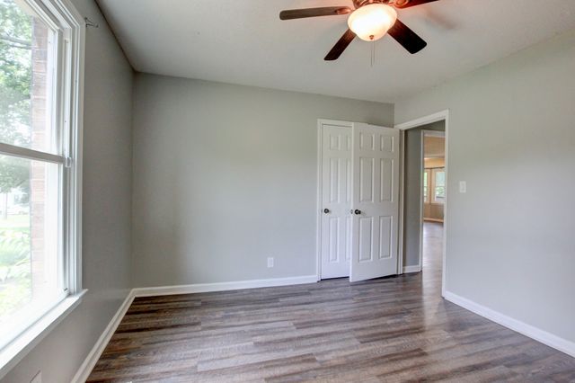 617 Ranch Hill Dr, Clarksville, TN 37042