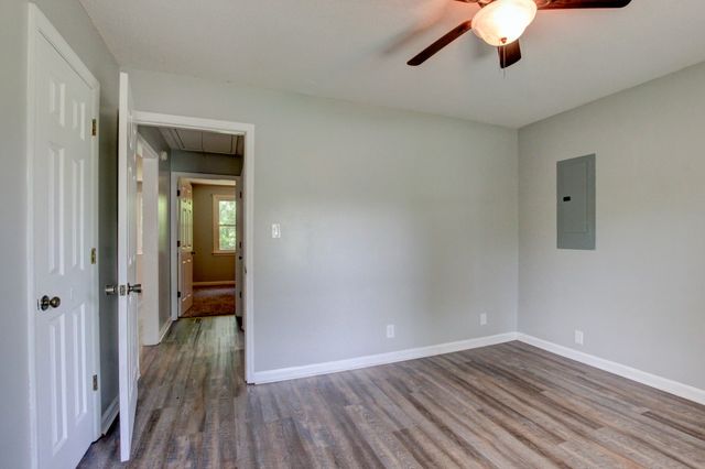 617 Ranch Hill Dr, Clarksville, TN 37042