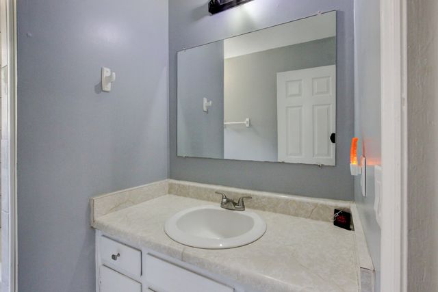 617 Ranch Hill Dr, Clarksville, TN 37042