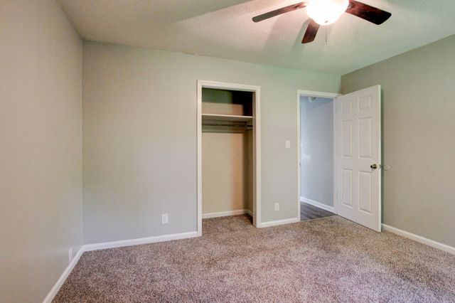 617 Ranch Hill Dr, Clarksville, TN 37042