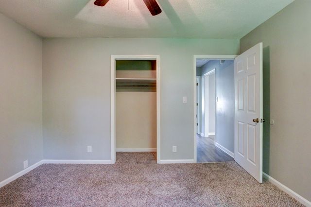 617 Ranch Hill Dr, Clarksville, TN 37042