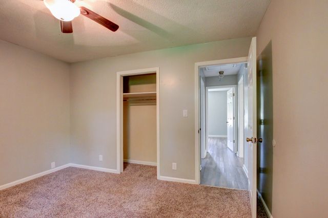 617 Ranch Hill Dr, Clarksville, TN 37042