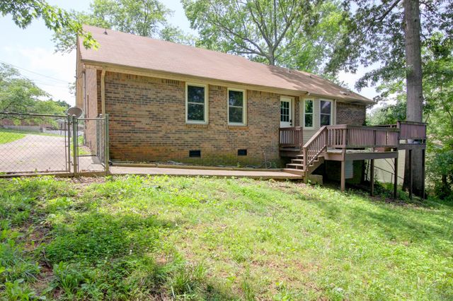 617 Ranch Hill Dr, Clarksville, TN 37042