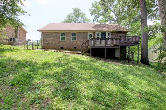 617 Ranch Hill Dr, Clarksville, TN 37042
