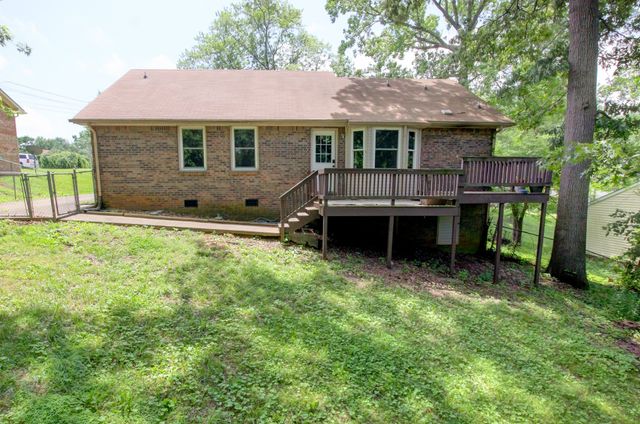 617 Ranch Hill Dr, Clarksville, TN 37042