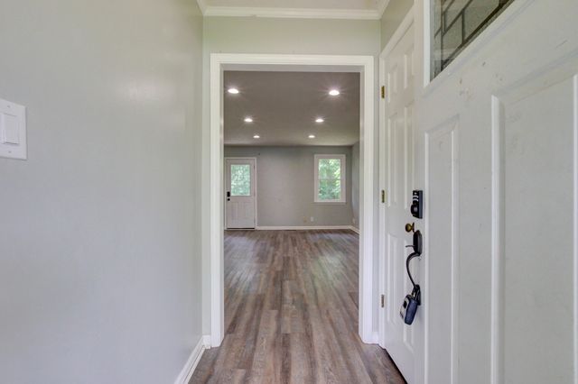 617 Ranch Hill Dr, Clarksville, TN 37042