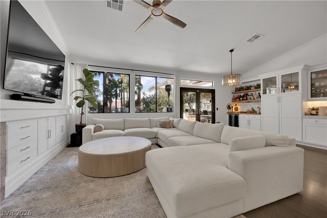 2516 Serenity Hollow Drive, Henderson, NV 89052