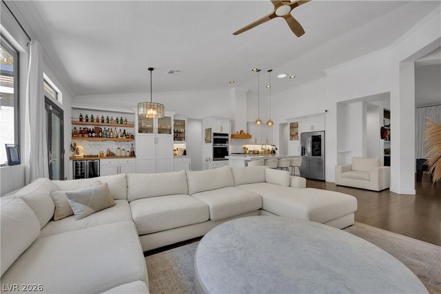 2516 Serenity Hollow Drive, Henderson, NV 89052