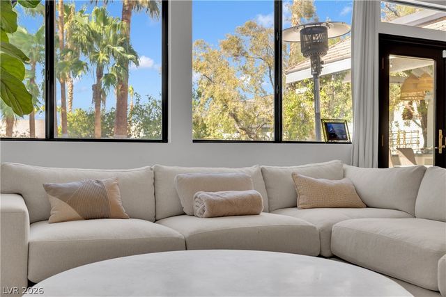 2516 Serenity Hollow Drive, Henderson, NV 89052