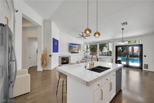 2516 Serenity Hollow Drive, Henderson, NV 89052