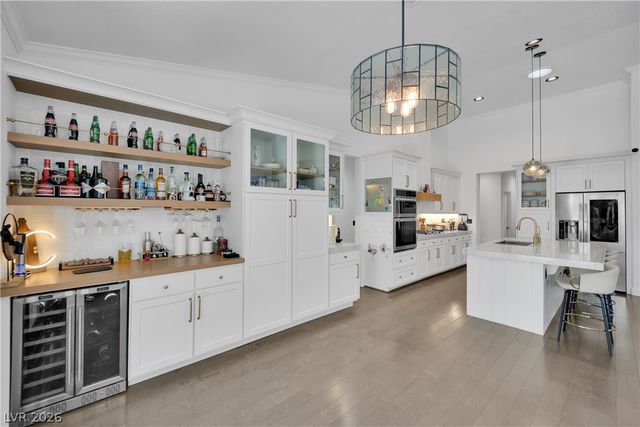 2516 Serenity Hollow Drive, Henderson, NV 89052