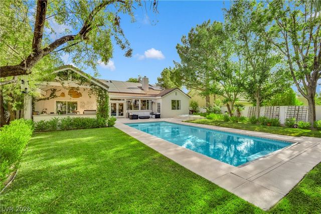 2516 Serenity Hollow Drive, Henderson, NV 89052