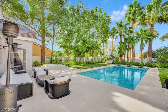 2516 Serenity Hollow Drive, Henderson, NV 89052