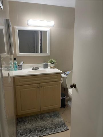 8100 Geneva Ct 446, Doral, FL 33166