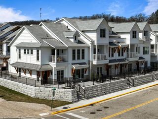 278 High STREET #9, Fontana, WI 53125