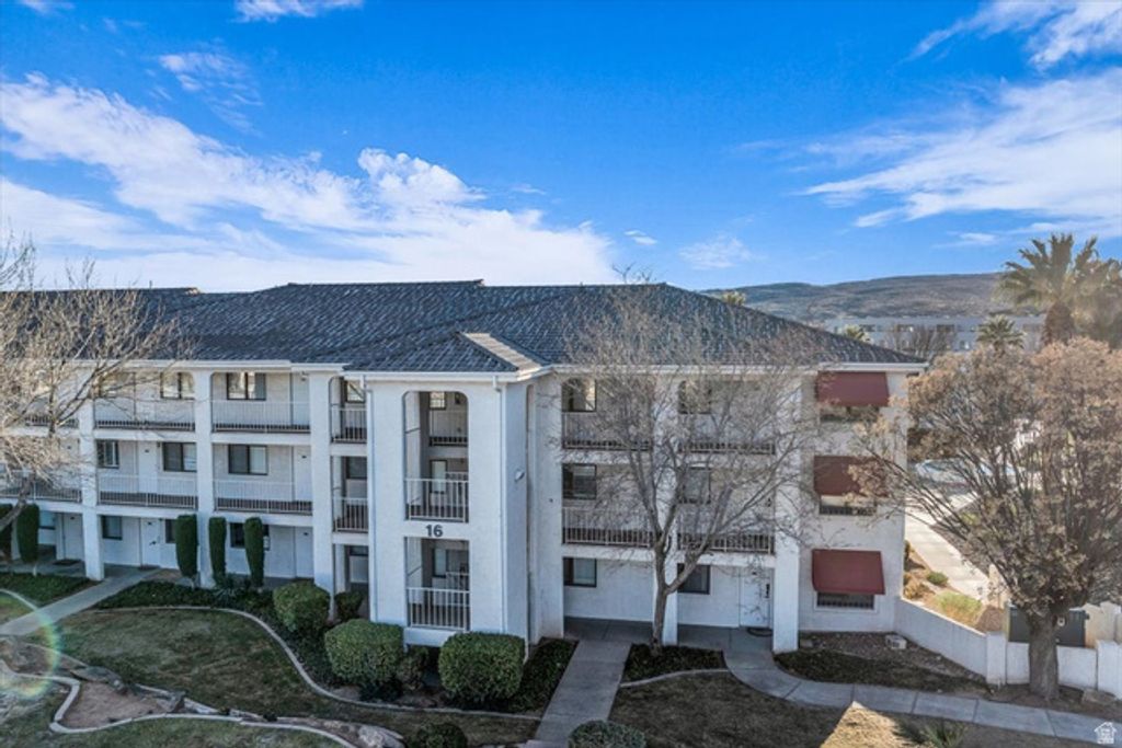 Image 10 of property listing at 1845 W CANYON VIEW DR #1644, St. George, UT 84770