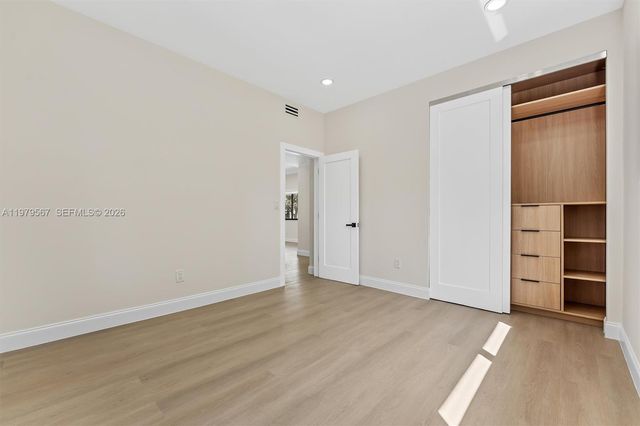 4144 Alton Rd, Miami Beach, FL 33140