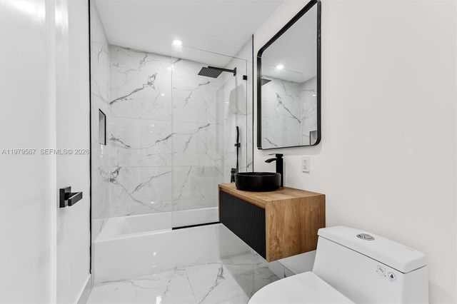 4144 Alton Rd, Miami Beach, FL 33140