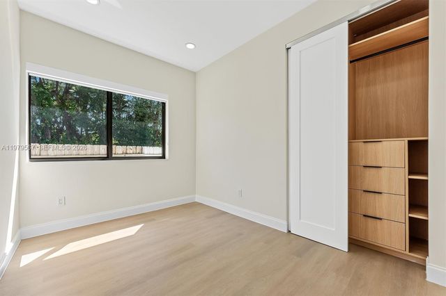 4144 Alton Rd, Miami Beach, FL 33140