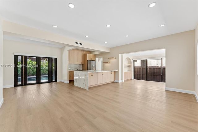 4144 Alton Rd, Miami Beach, FL 33140