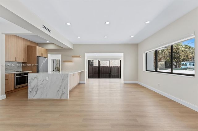 4144 Alton Rd, Miami Beach, FL 33140