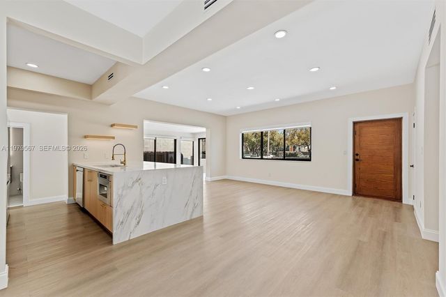 4144 Alton Rd, Miami Beach, FL 33140