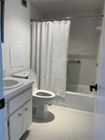 400 Kings Point Dr 627, Sunny Isles Beach, FL 33160