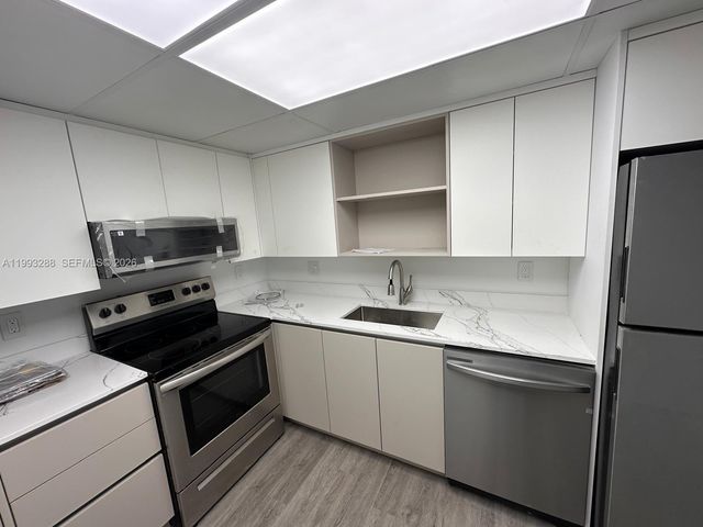 400 Kings Point Dr 627, Sunny Isles Beach, FL 33160