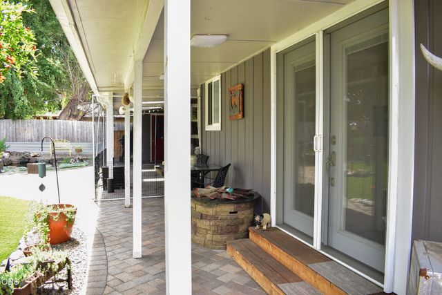 1088 N 5th Street, Central Point, OR 97502