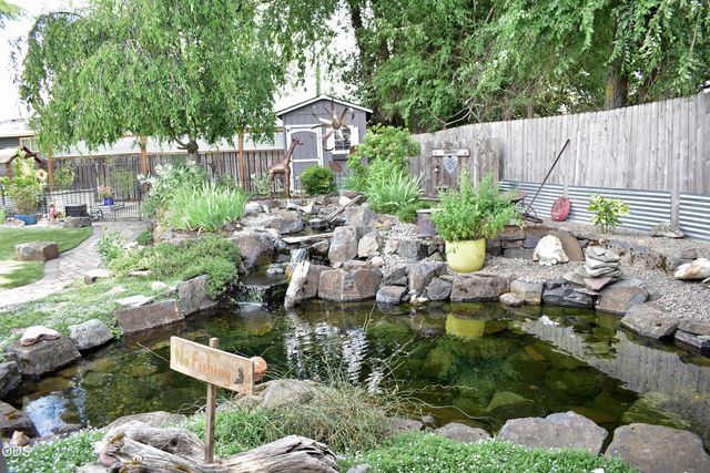 1088 N 5th Street, Central Point, OR 97502