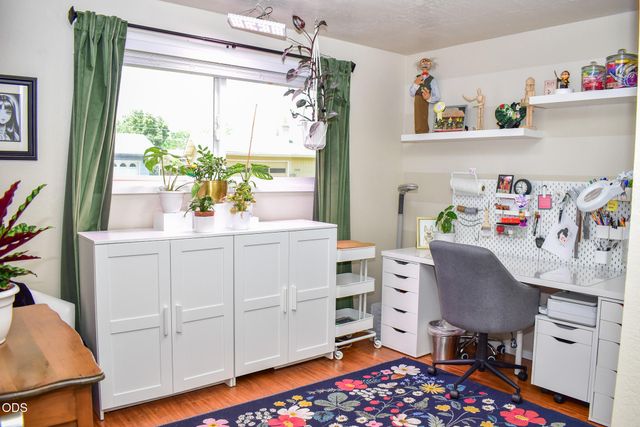 1088 N 5th Street, Central Point, OR 97502