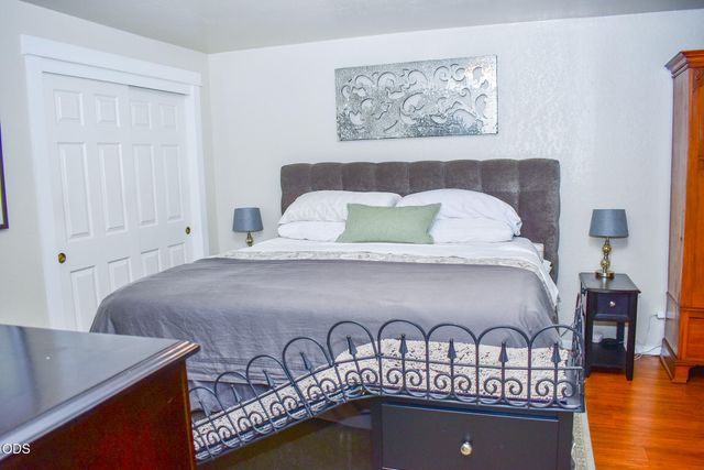 1088 N 5th Street, Central Point, OR 97502