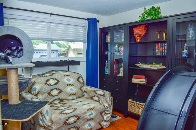 1088 N 5th Street, Central Point, OR 97502